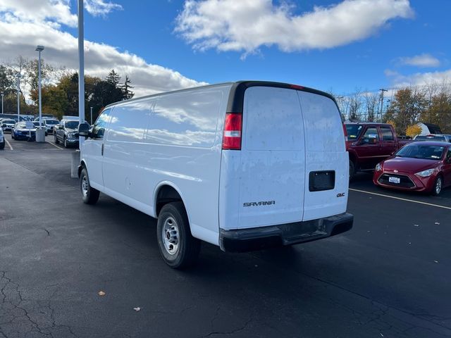 2023 GMC Savana Base