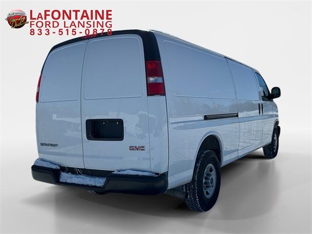 2023 GMC Savana Base