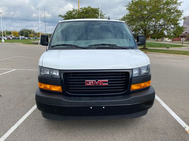 2023 GMC Savana Base