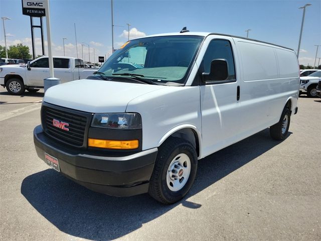 2023 GMC Savana Base