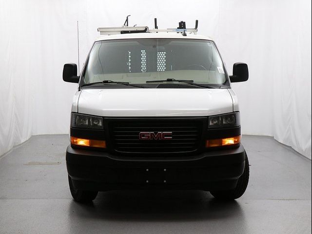 2023 GMC Savana Base
