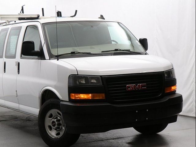 2023 GMC Savana Base