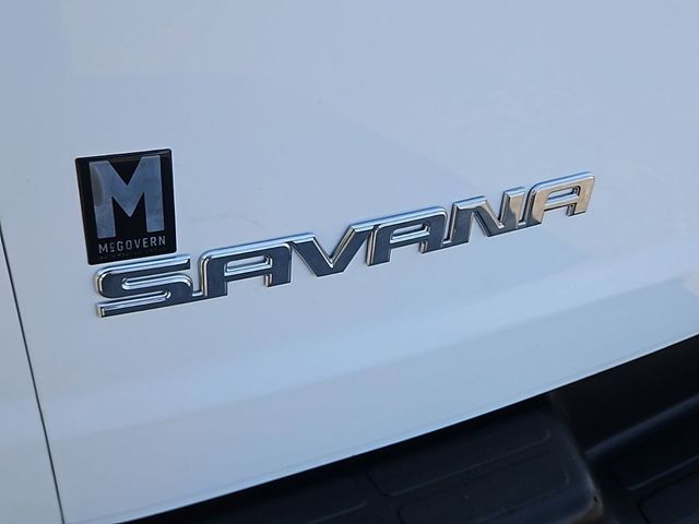 2023 GMC Savana Base