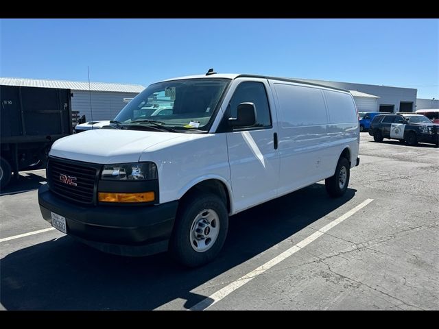 2023 GMC Savana Base