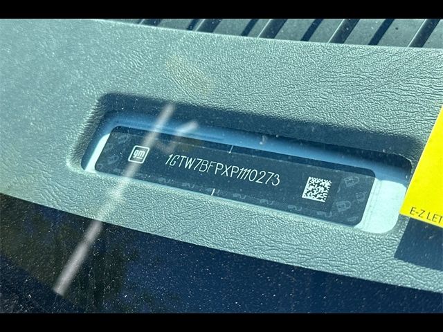 2023 GMC Savana Base