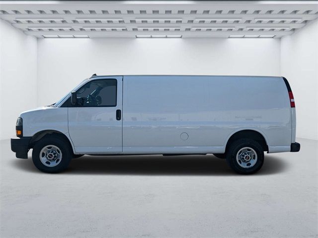 2023 GMC Savana Base