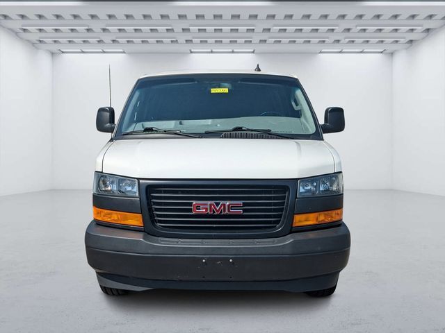 2023 GMC Savana Base