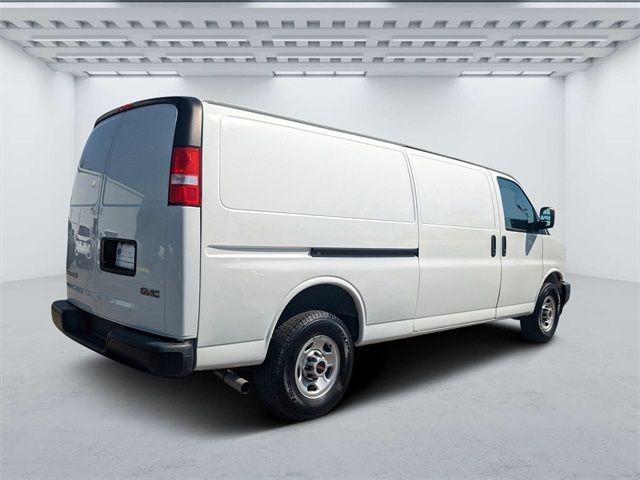 2023 GMC Savana Base
