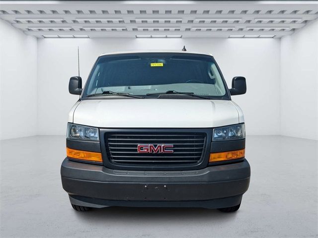 2023 GMC Savana Base