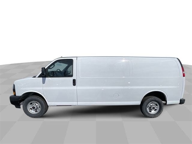 2023 GMC Savana Base