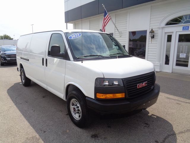 2023 GMC Savana Base