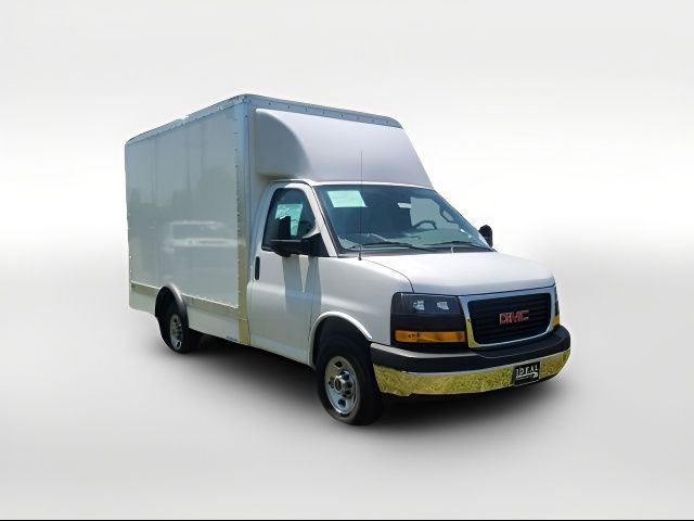 2023 GMC Savana Base