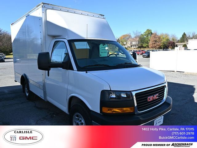 2023 GMC Savana Base