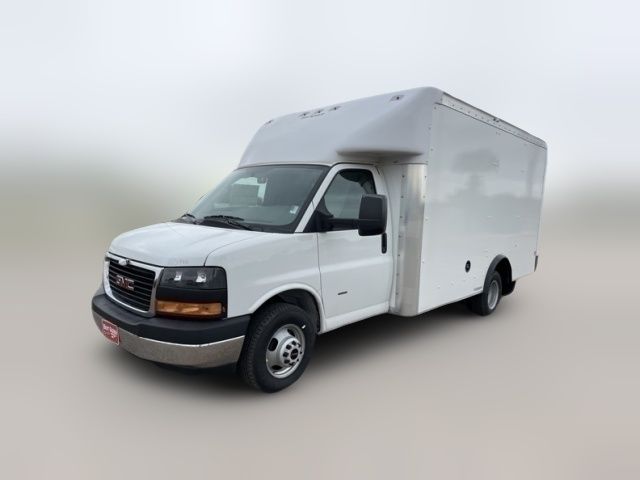 2023 GMC Savana Base