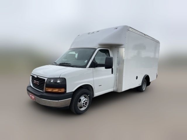 2023 GMC Savana Base