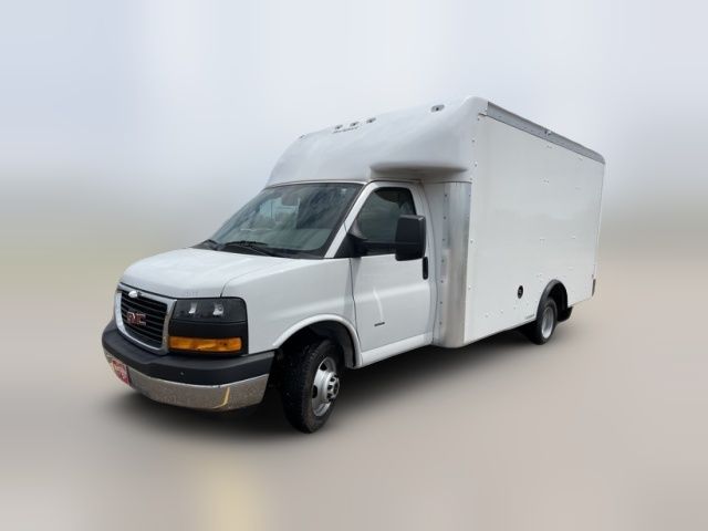 2023 GMC Savana Base