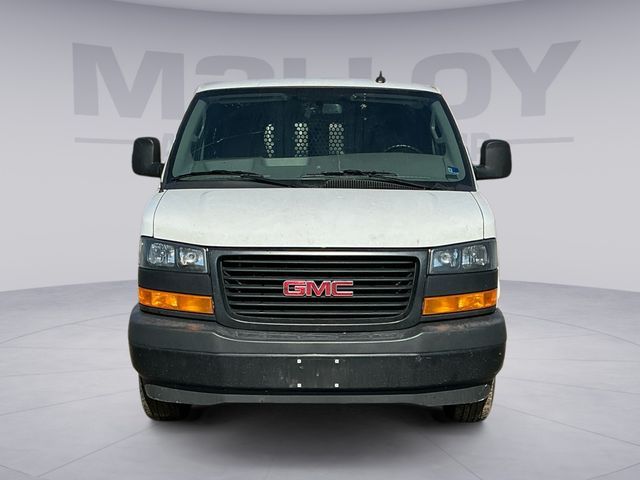 2023 GMC Savana Base