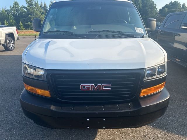 2023 GMC Savana Base