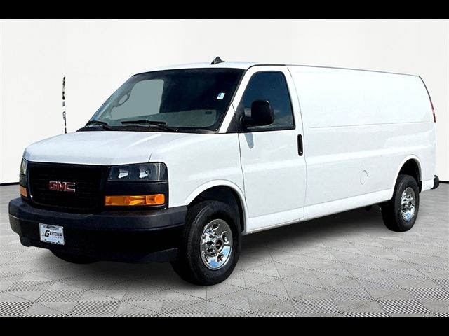 2023 GMC Savana Base