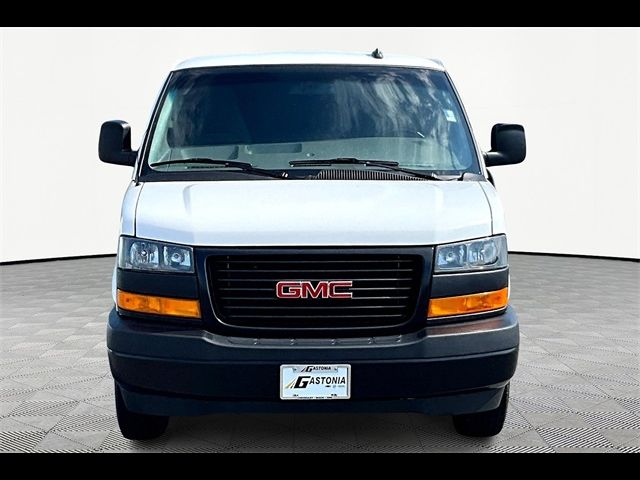 2023 GMC Savana Base