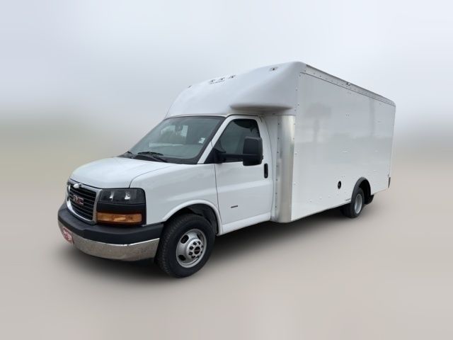 2023 GMC Savana Base