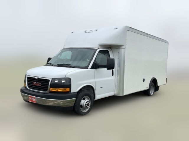 2023 GMC Savana Base