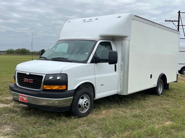 2023 GMC Savana Base