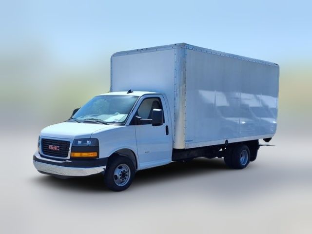 2023 GMC Savana Base