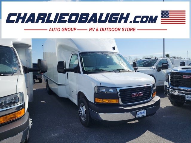 2023 GMC Savana Base