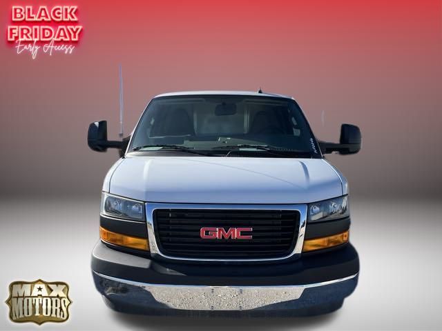 2023 GMC Savana Base