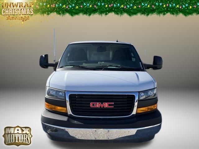 2023 GMC Savana Base