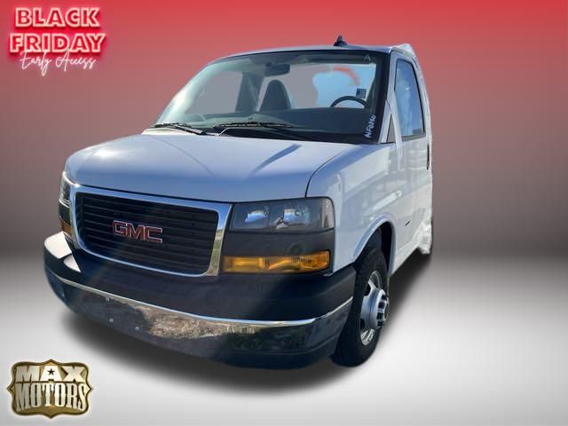 2023 GMC Savana Base