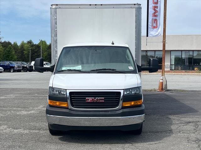2023 GMC Savana Base