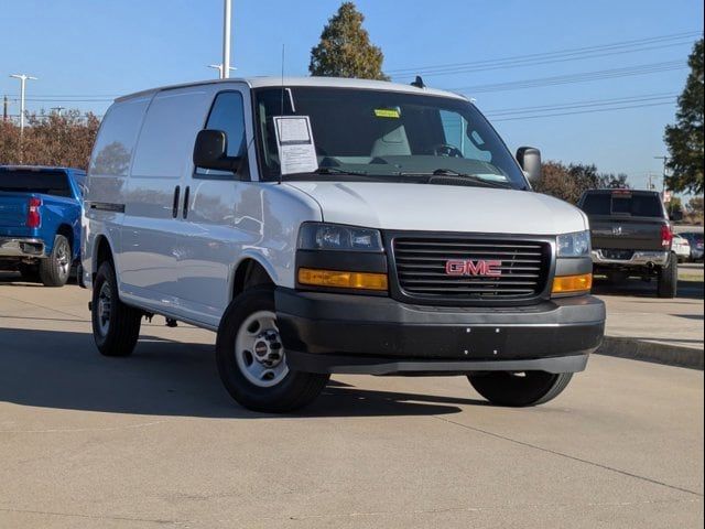 2023 GMC Savana Base