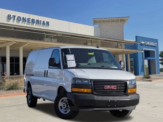 2023 GMC Savana Base