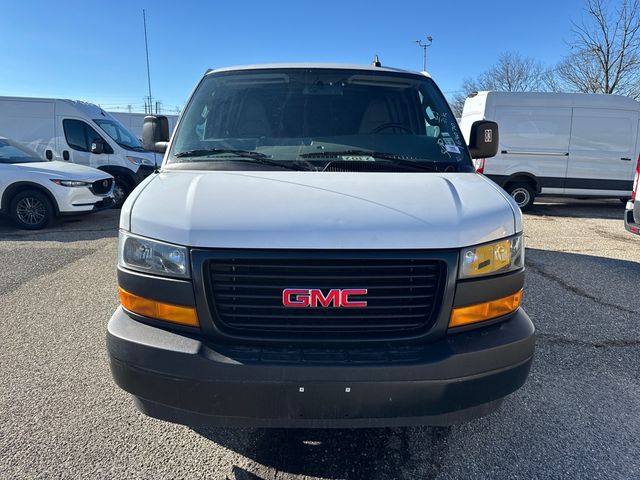 2023 GMC Savana Base