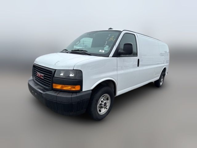 2023 GMC Savana Base