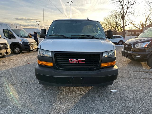 2023 GMC Savana Base