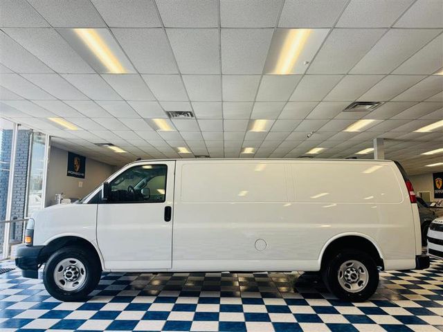 2023 GMC Savana Base