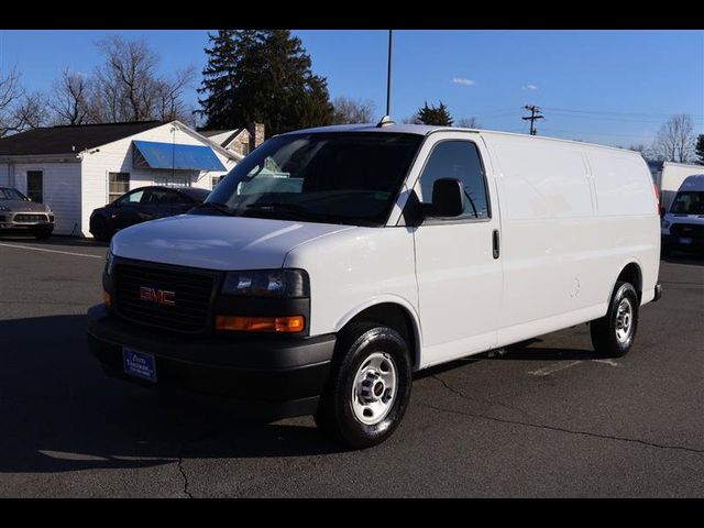 2023 GMC Savana Base