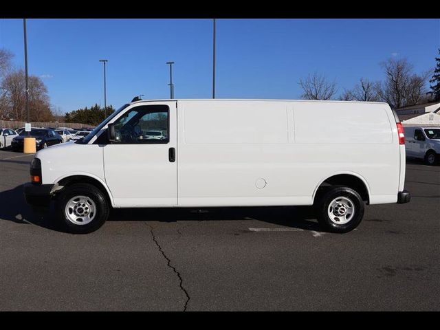 2023 GMC Savana Base