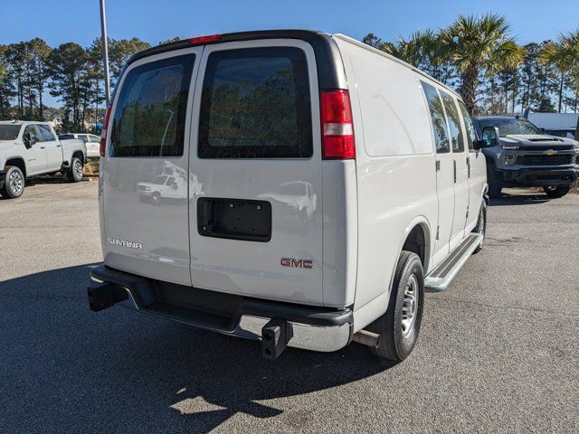 2023 GMC Savana Base