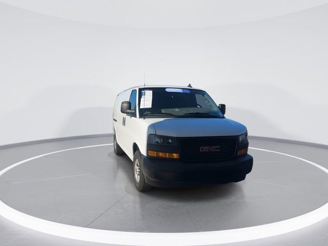 2023 GMC Savana Base