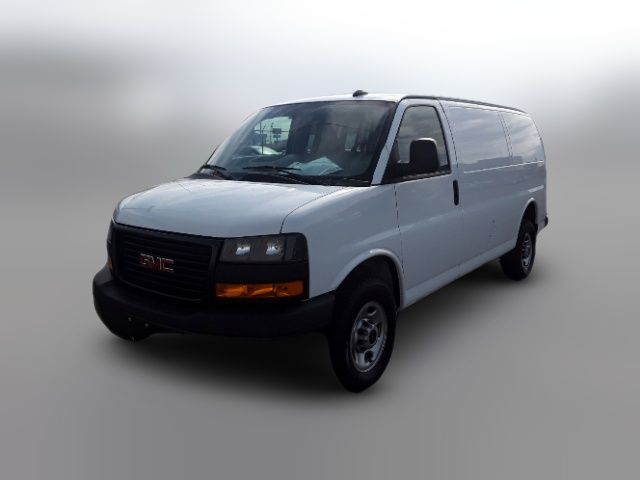 2023 GMC Savana Base