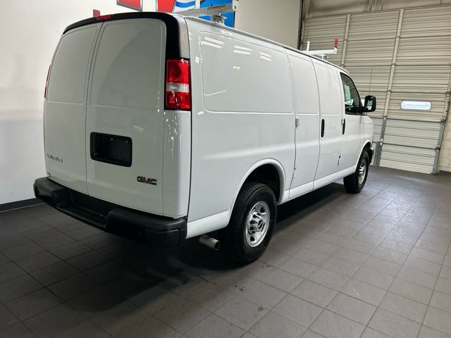 2023 GMC Savana Base