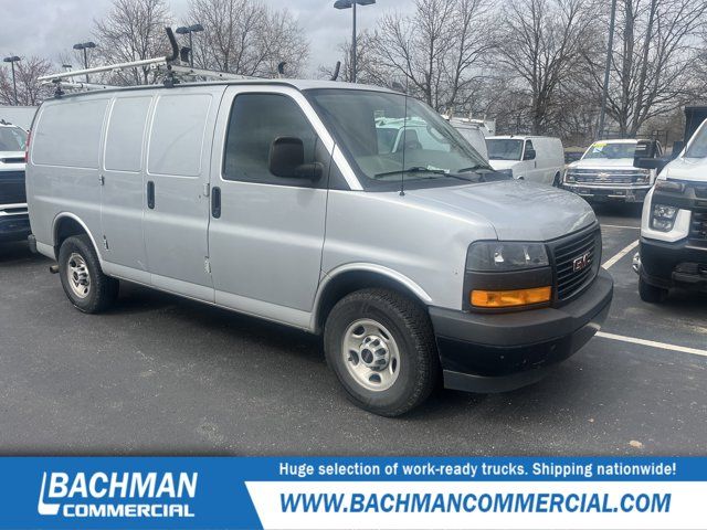 2023 GMC Savana Base
