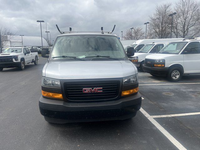 2023 GMC Savana Base