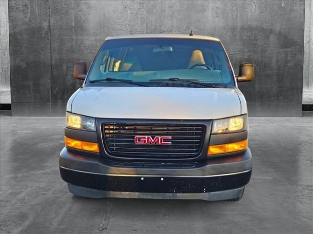 2023 GMC Savana Base