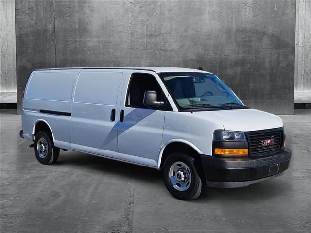 2023 GMC Savana Base