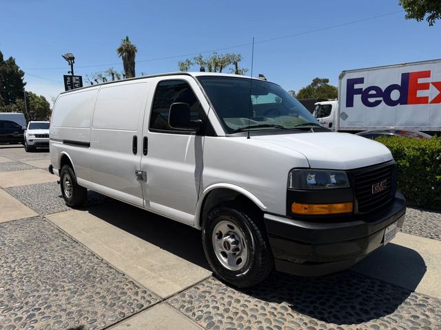 2023 GMC Savana Base
